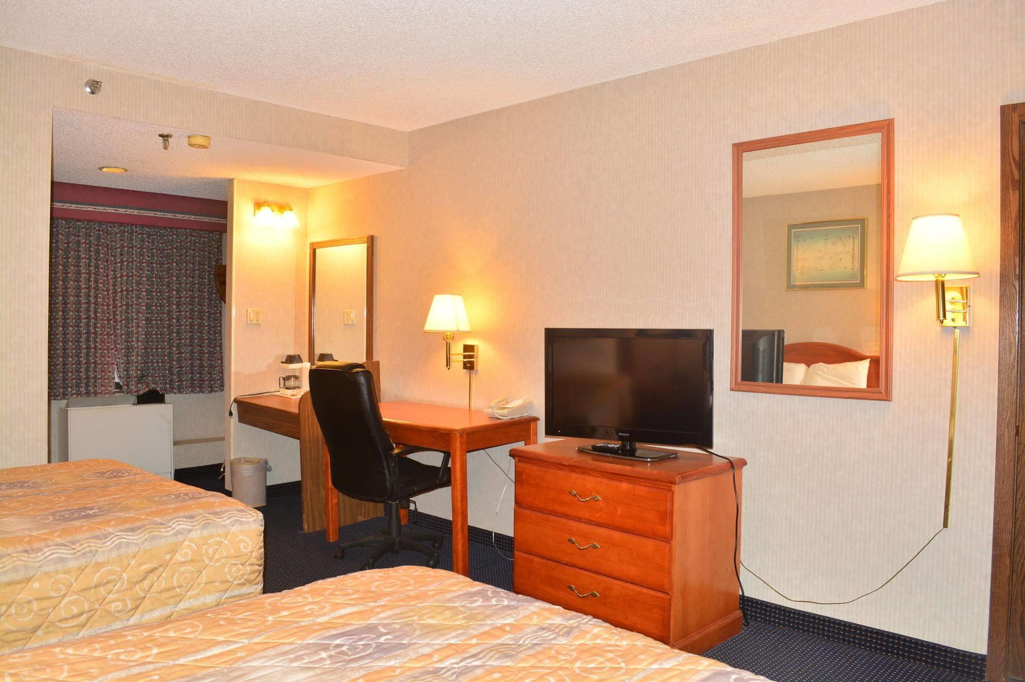 Elk Grove Hotel เอลค์โกรฟ วิลเลจ ภายนอก รูปภาพ