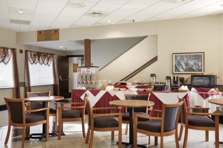 Elk Grove Hotel เอลค์โกรฟ วิลเลจ ภายนอก รูปภาพ