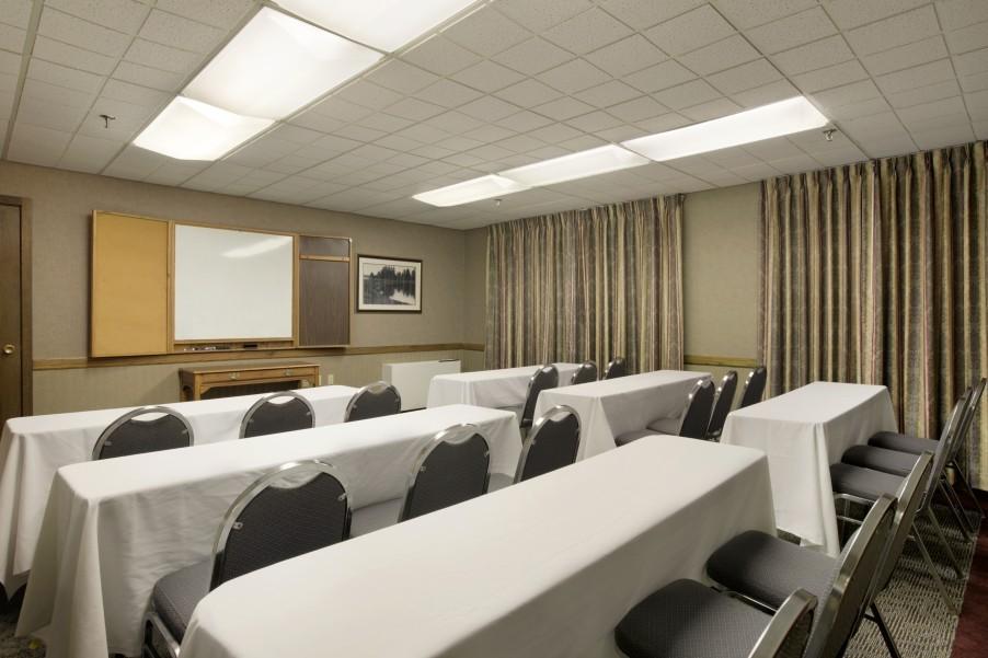 Elk Grove Hotel เอลค์โกรฟ วิลเลจ ธุรกิจ รูปภาพ